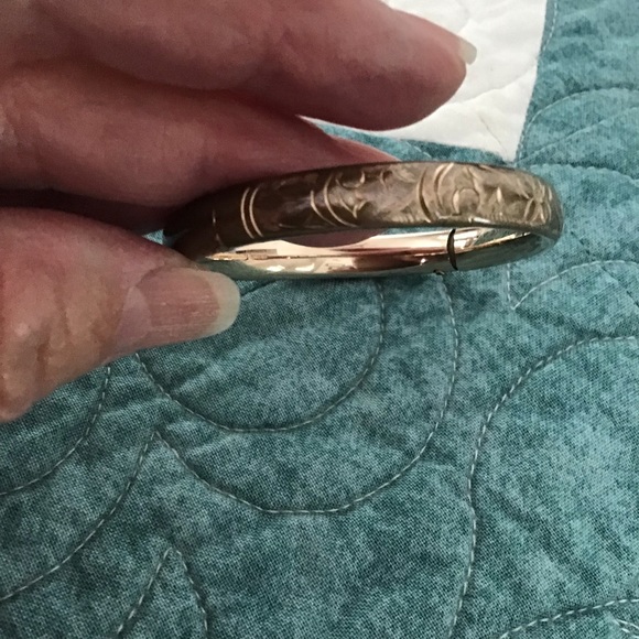 Child GF Bangle Hinged Bracelet - Picture 7 of 11